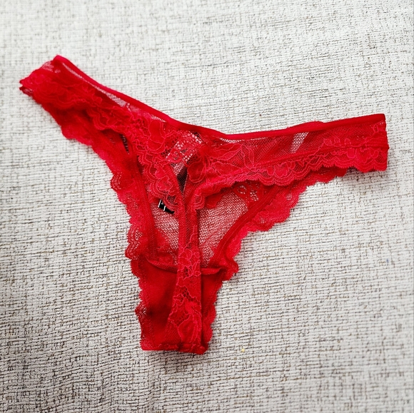 Victoria's Secret | Lace Very Sexy Thong Panty - Picture 3 of 4
